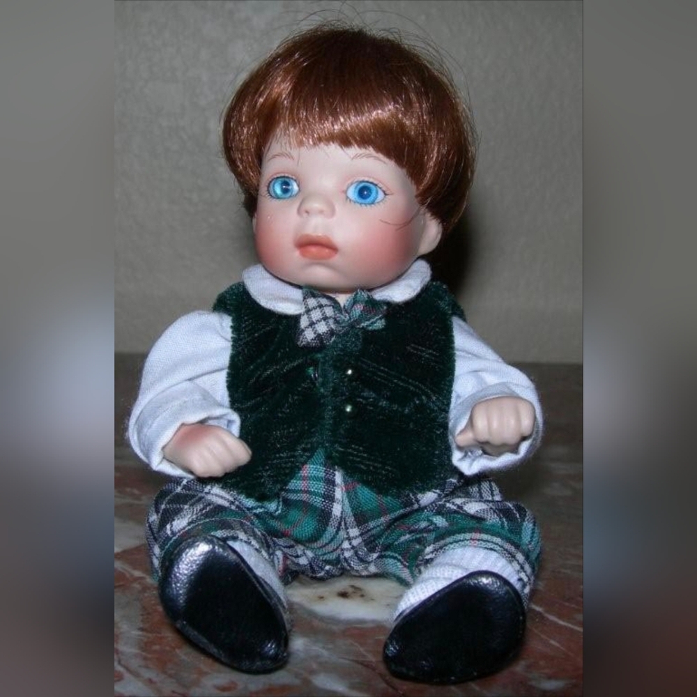 Marie Osmond's Lil Dumplin #630 Petite Amour Porcelain